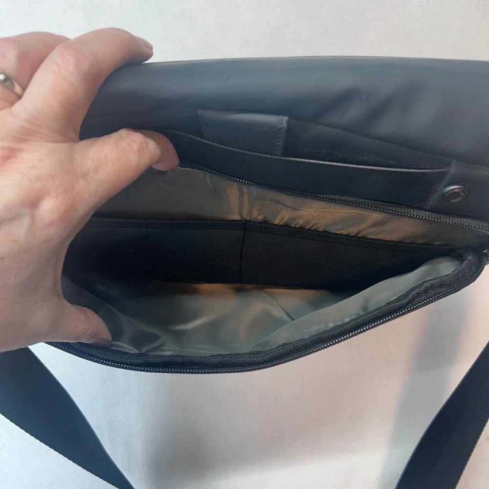 NIID‎ Urbanature Radiant R1 Sling Bag Unisex OS Black Techwear Crossbody